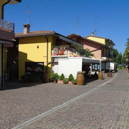 Boomerang & 2 Free Bikes Apartment Sirmione